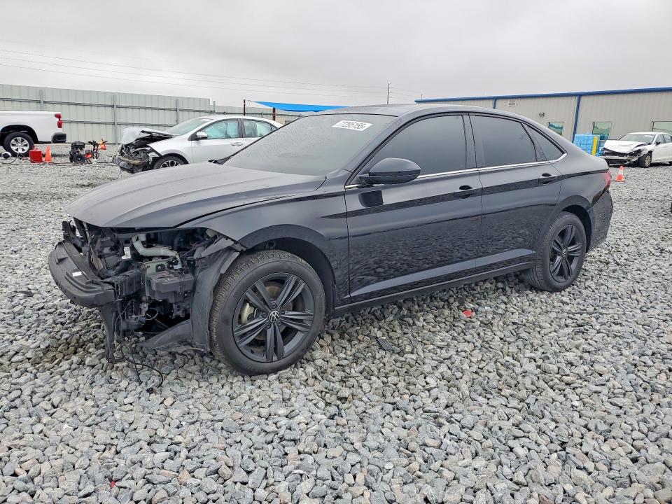 3VW7M7BU1RM070898