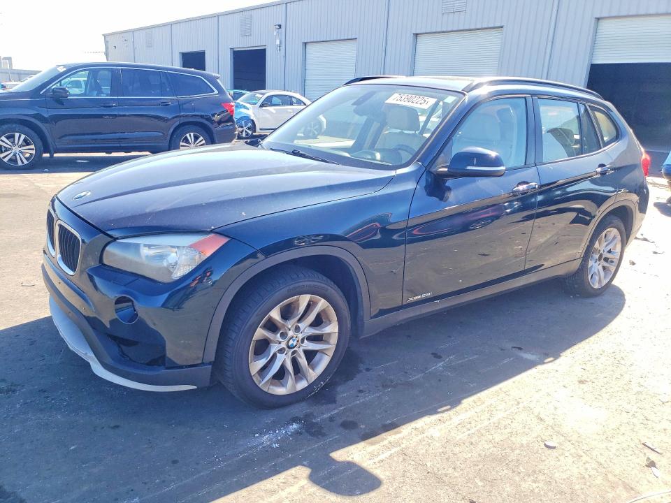 2015 BMW X1 XDRIVE2 — VIN WBAVL1C55FVY30525