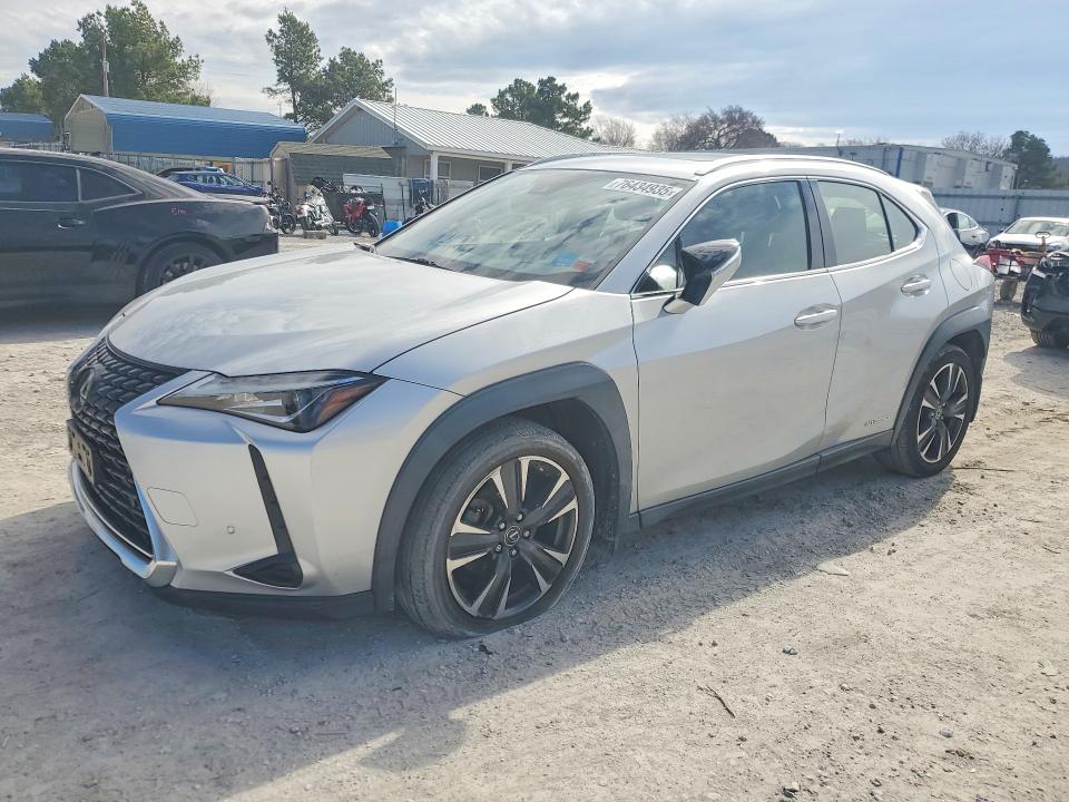2020 LEXUS UX — VIN JTHP9JBH6L2020757