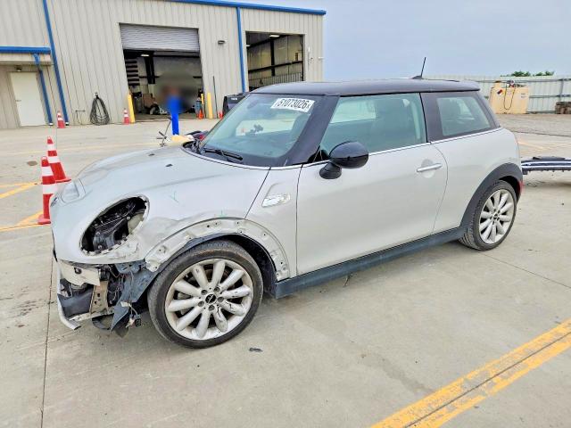 WMWXP7C3XH3B94555