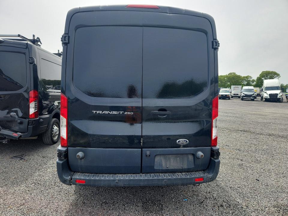 1FTYR2CM2FKA84161