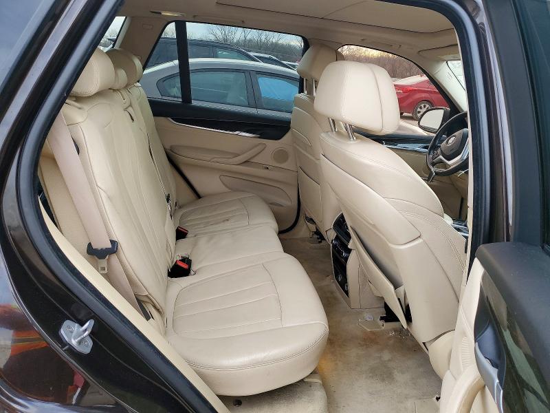 5UXKR0C53F0P06389