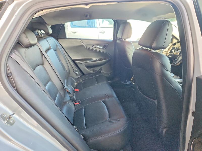 1G1ZD5ST5JF213596