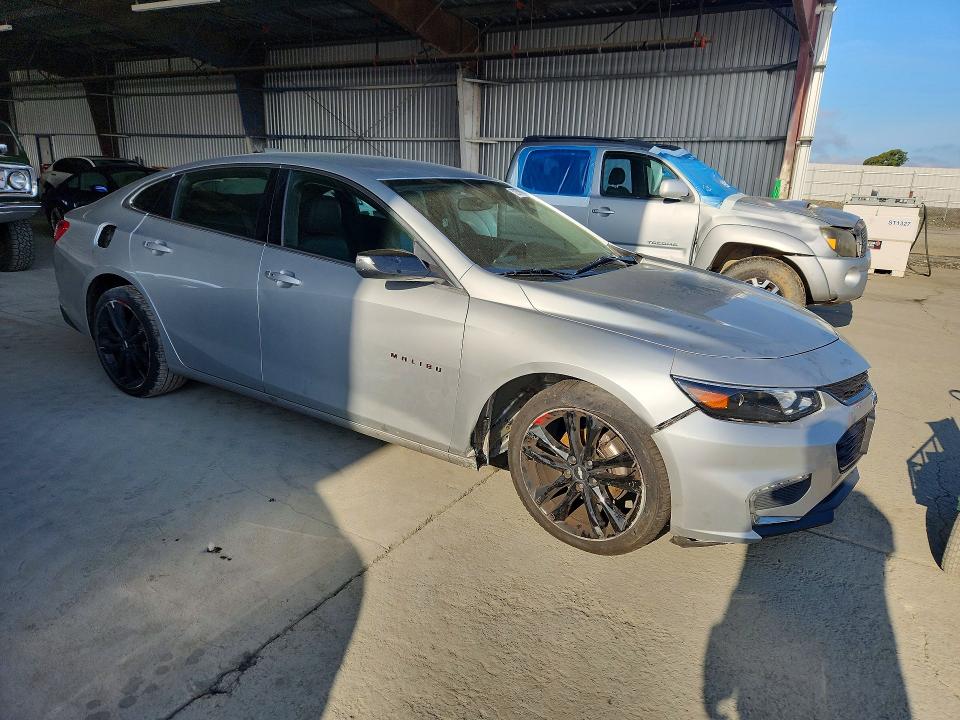 1G1ZD5ST5JF213596