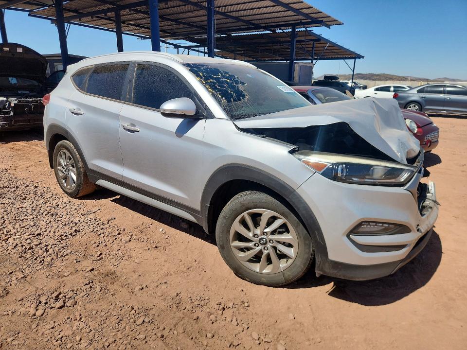 KM8J33A42JU612009