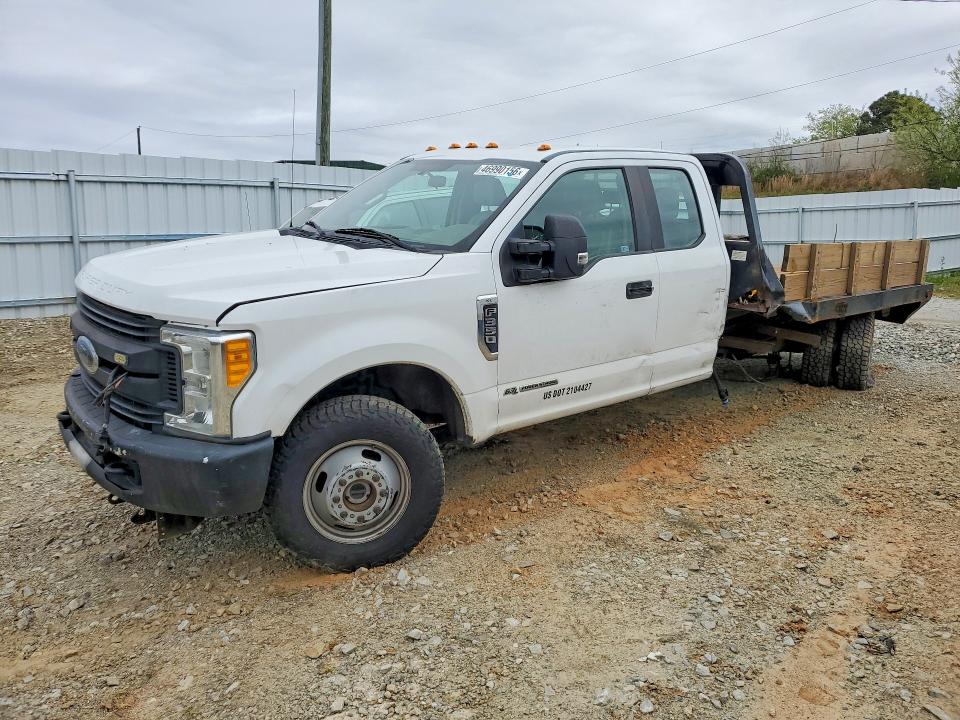 1FD8X3HT2HEC18305
