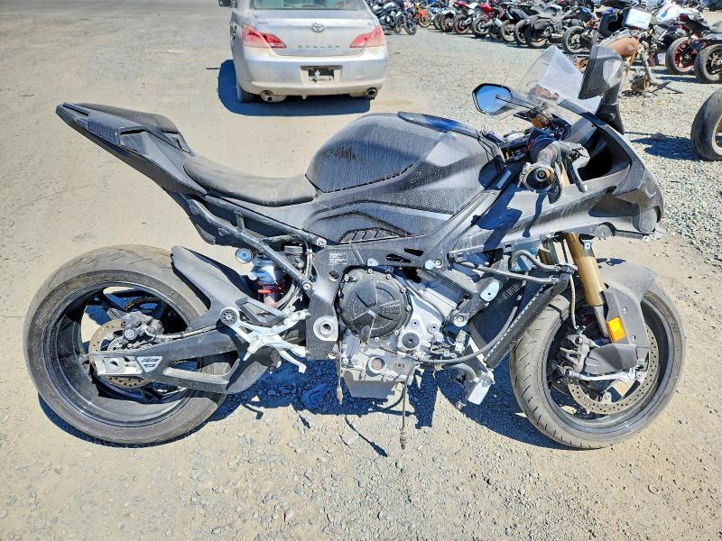 2025 BMW S 1000 — VIN WB10P2301S6M05882