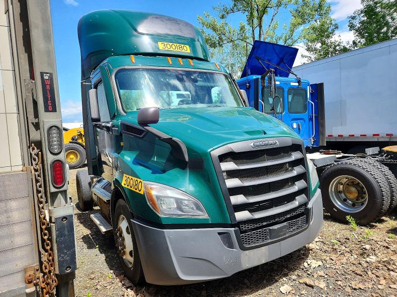 2021 FREIGHTLINER CASCADIA 116 — VIN 3AKBHSDV8MSMK0898