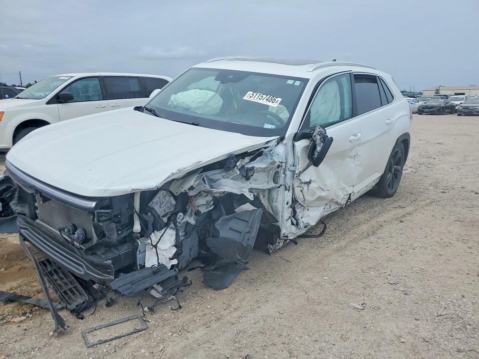 1V2AE2CAXRC210699