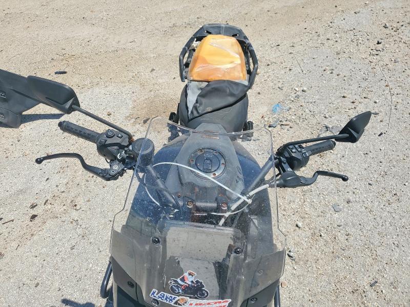 1HD1ZES19NB325866