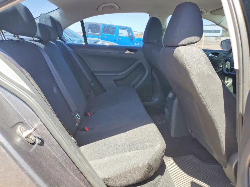 3VW2K7AJ9FM242808