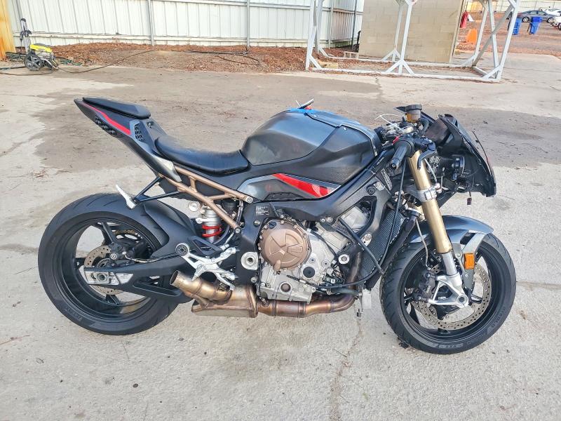 2022 BMW S 1000 — VIN WB10E230XN6G24255
