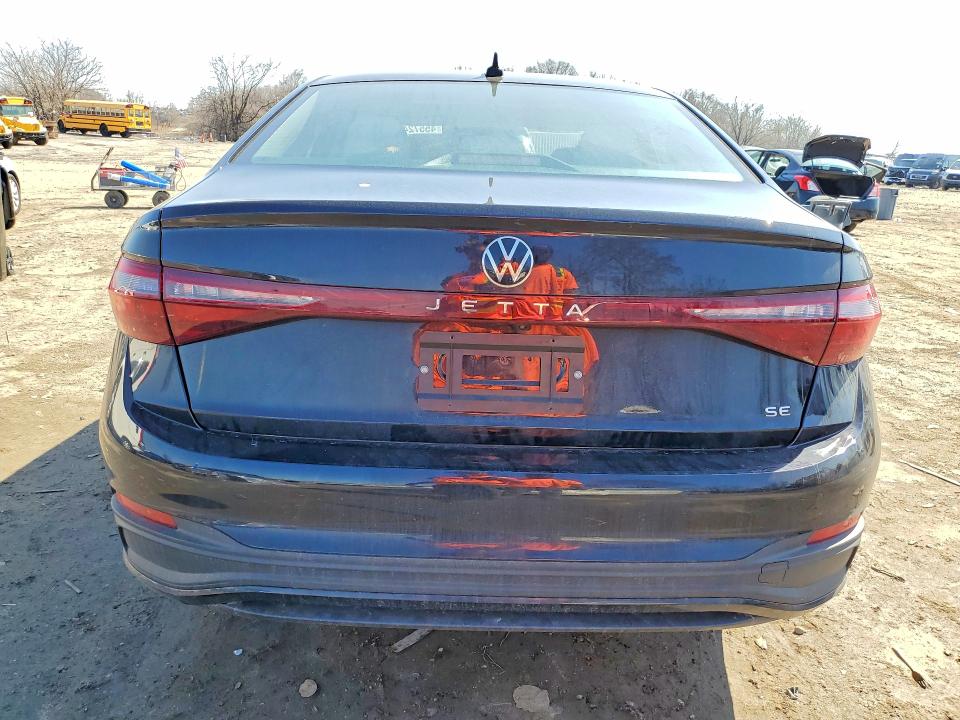 3VW7X7BU3SM111190