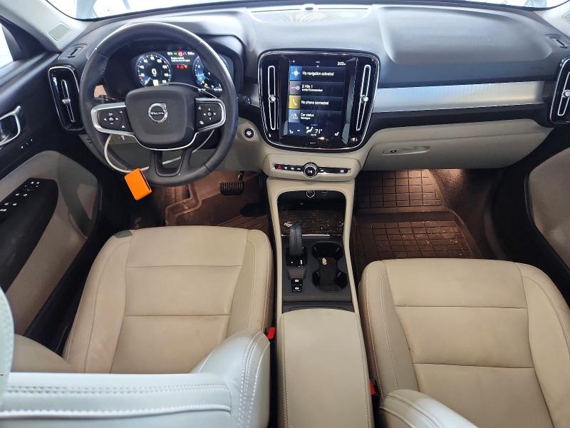 YV4162UK8M2409381