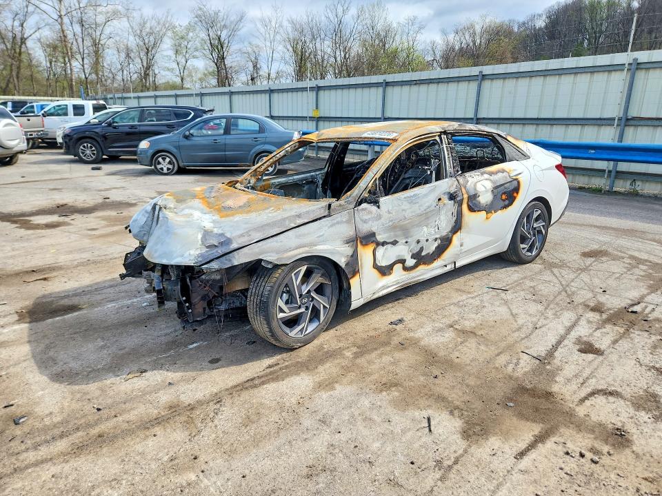 2025 HYUNDAI ELANTRA — VIN KMHLM4DG9SU905683