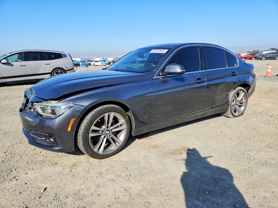 2018 BMW 330 — VIN WBA8B9G5XJNV00591