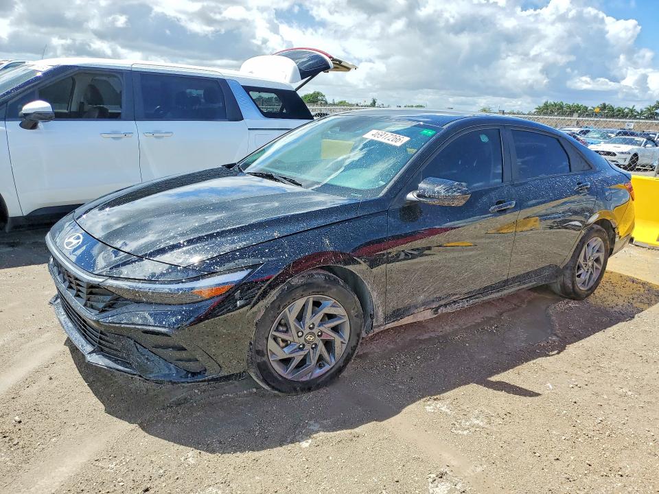 2024 HYUNDAI ELANTRA — VIN KMHLM4DG8RU770755