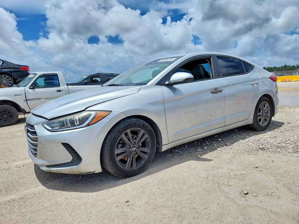 2017 HYUNDAI ELANTRA — VIN 5NPD84LF8HH083001