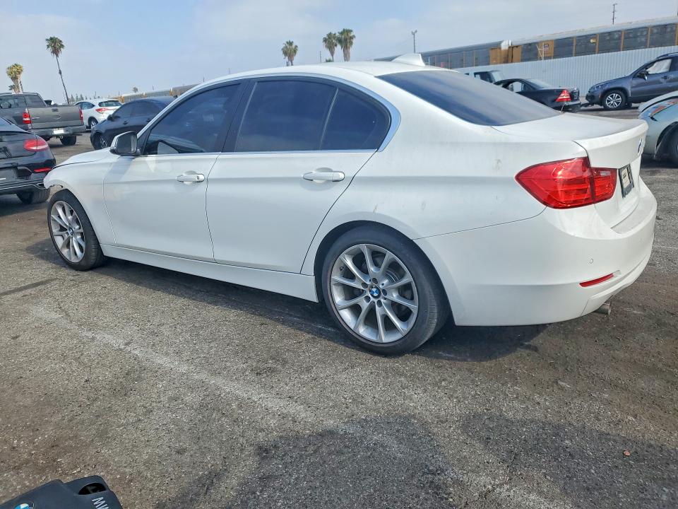 WBA3B1G50FNT04064