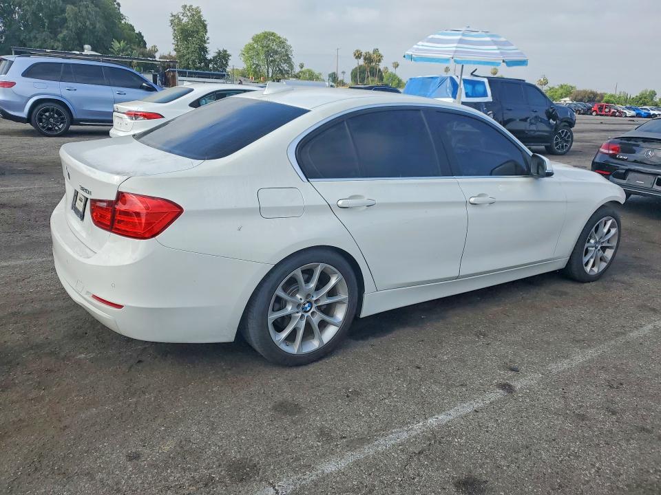 WBA3B1G50FNT04064