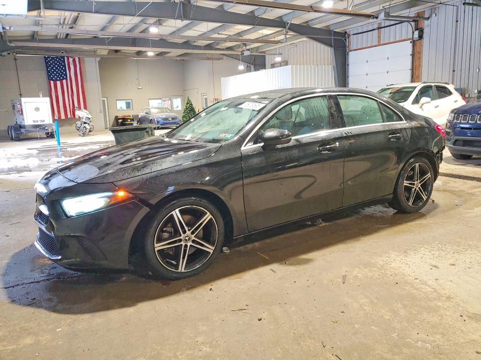 2019 MERCEDES-BENZ A — VIN WDD3G4FB3KW013954