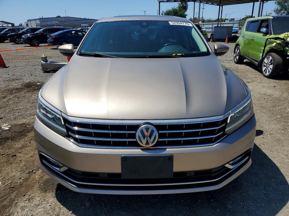 1VWCM7A30GC016045