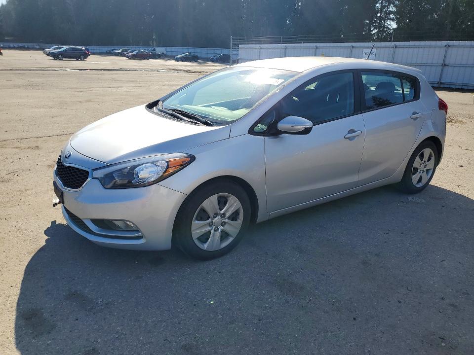 2016 KIA FORTE5 — VIN KNAFK5A82G5604066