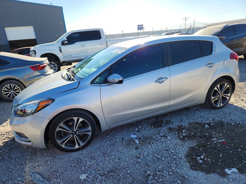 2016 KIA FORTE5 — VIN KNAFX5A82G5491298