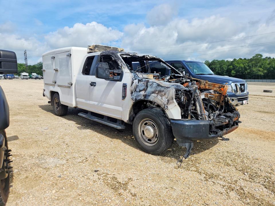 1FT7X2A6XMED56201