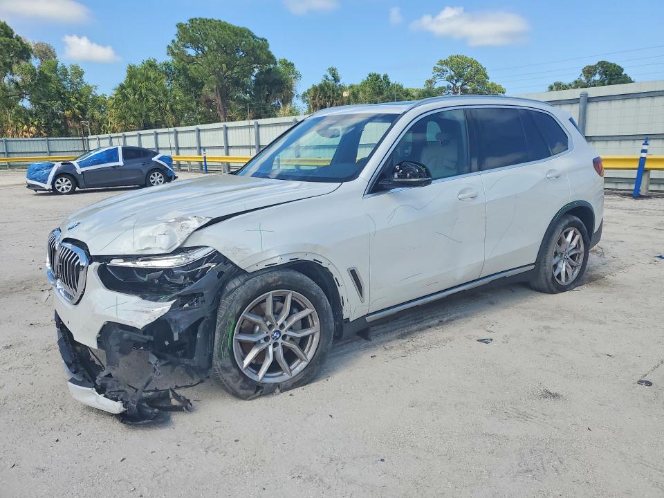 2021 BMW X5 — VIN 5UXCR6C06M9F73313