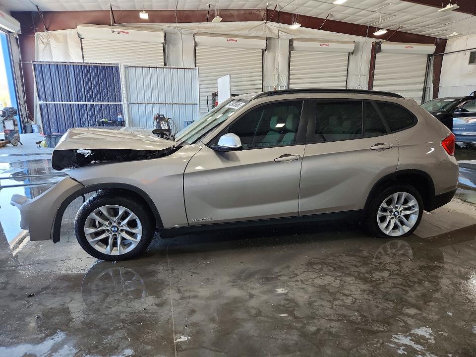 2015 BMW X1 — VIN WBAVL1C50FVY27001