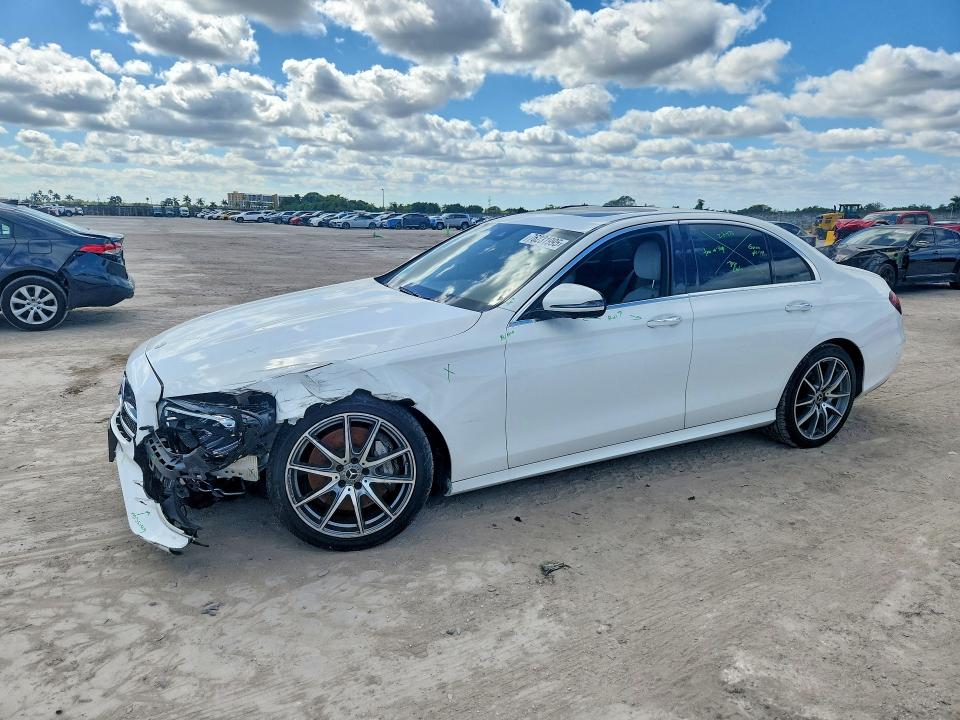 2022 MERCEDES-BENZ E — VIN W1KZF8DB3NB088107