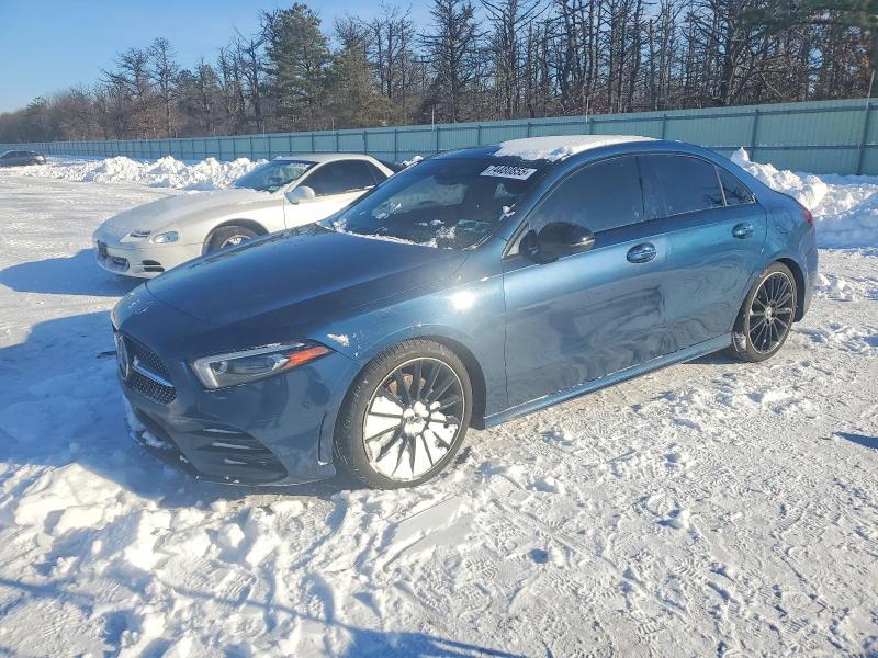 2019 MERCEDES-BENZ A — VIN WDD3G4FB4KW019780