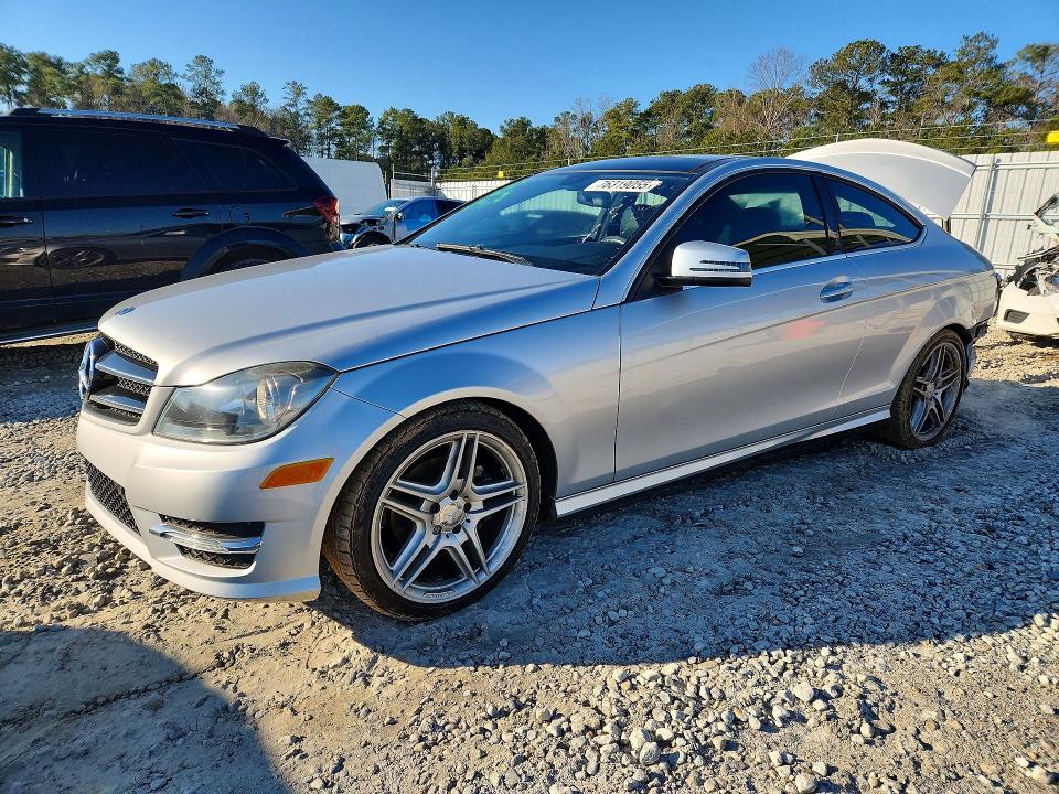 2015 MERCEDES-BENZ C — VIN WDDGJ4HB4FG385142