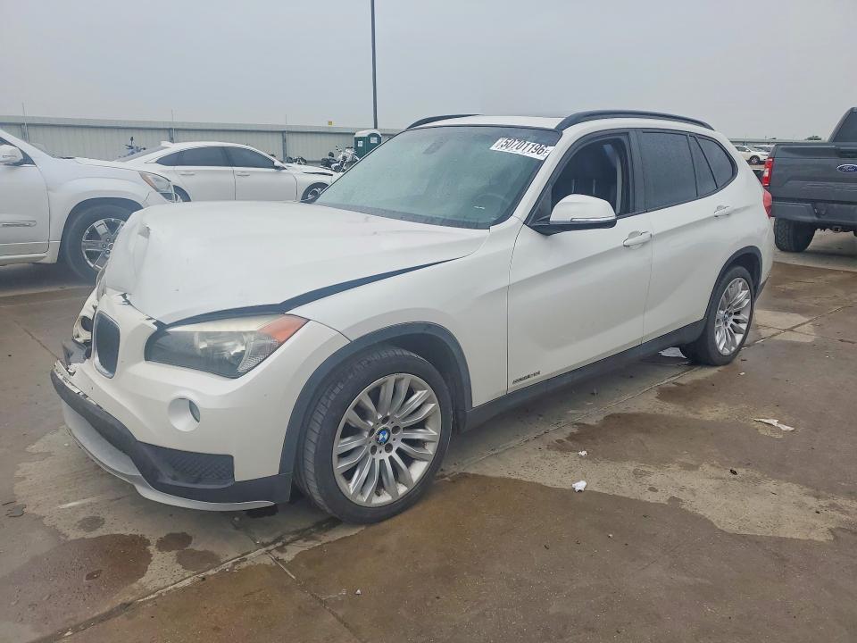 2015 BMW X1 — VIN WBAVM1C54FV498316