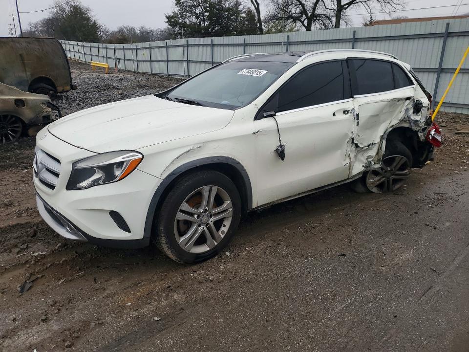 2015 MERCEDES-BENZ GLA — VIN WDCTG4GB1FJ173742