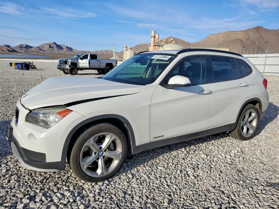 2015 BMW X1 — VIN WBAVM5C54FVV94177