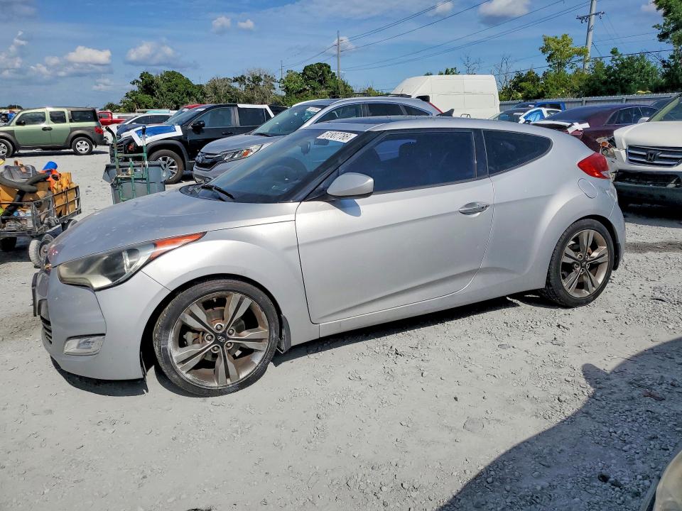 2017 HYUNDAI VELOSTER — VIN KMHTC6AD2HU317626