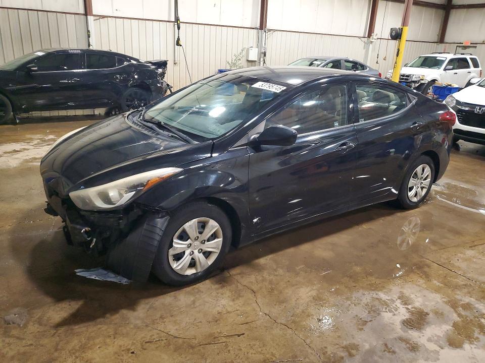 2016 HYUNDAI ELANTRA — VIN 5NPDH4AE3GH757208