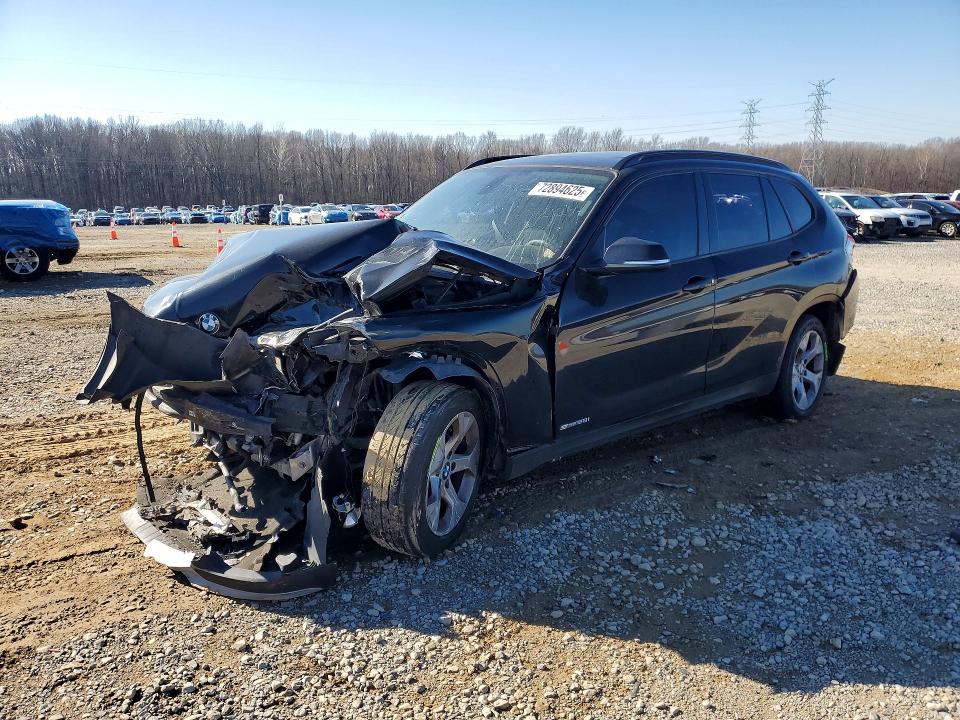 2015 BMW X1 — VIN WBAVM1C56FV318026