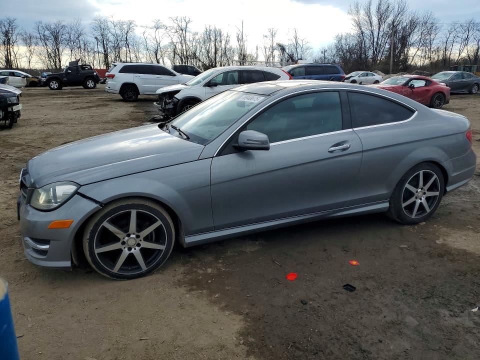 2015 MERCEDES-BENZ C — VIN WDDGJ4HB1FG358108