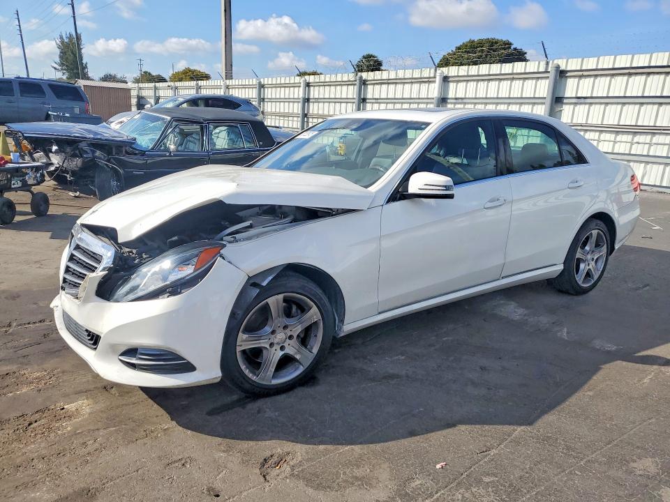2015 MERCEDES-BENZ E — VIN WDDHF5KB3FB132380