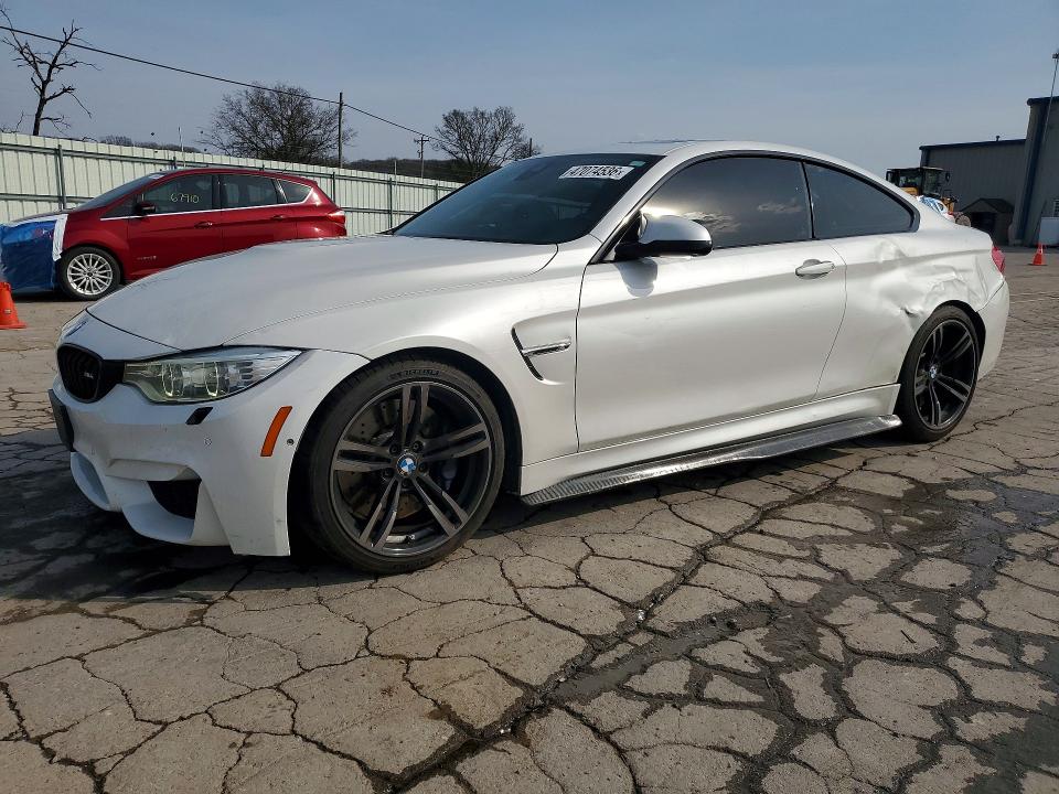2016 BMW M4 — VIN WBS3R9C54GK337180