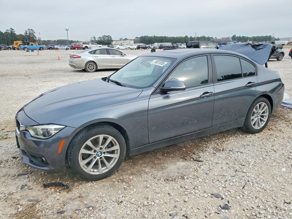 2018 BMW 320 — VIN WBA8E1G51JNU92129
