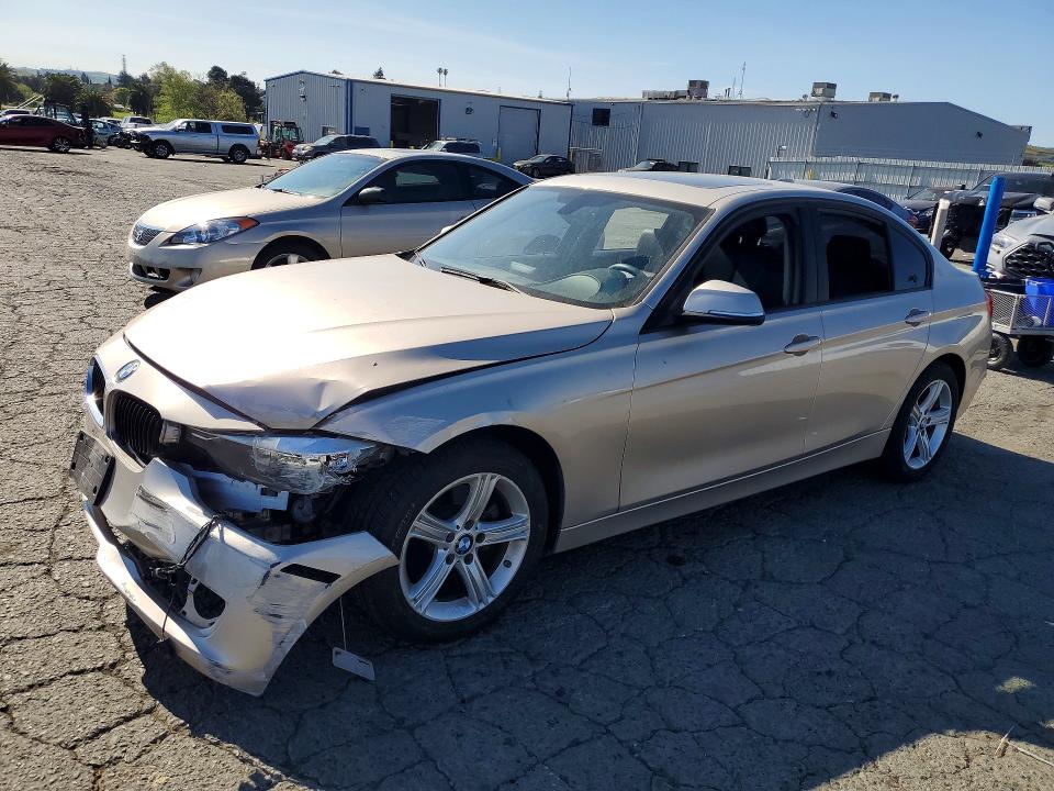 2015 BMW 320 — VIN WBA3B1C58FK136083