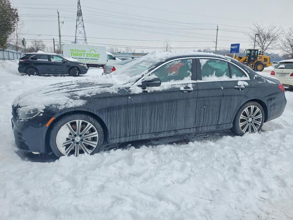 2022 MERCEDES-BENZ E — VIN W1KZF5KB4NB048913