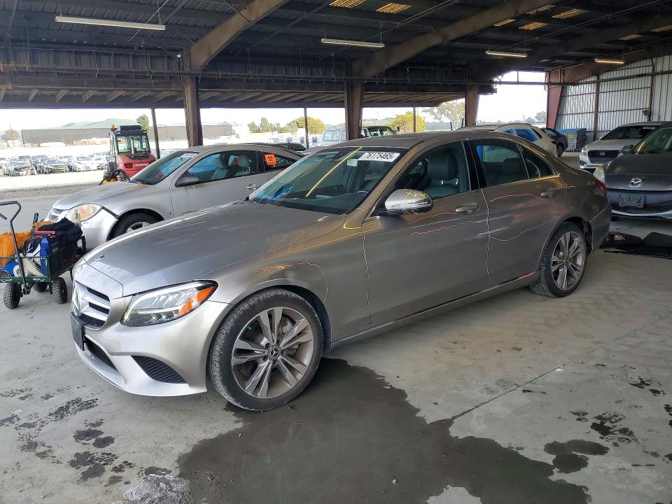 2019 MERCEDES-BENZ C 300 — VIN 55SWF8DB1KU294188