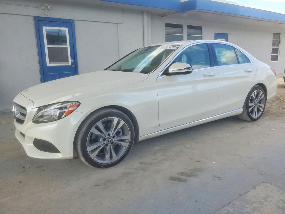 2018 MERCEDES-BENZ C 300 — VIN 55SWF4JB1JU255807