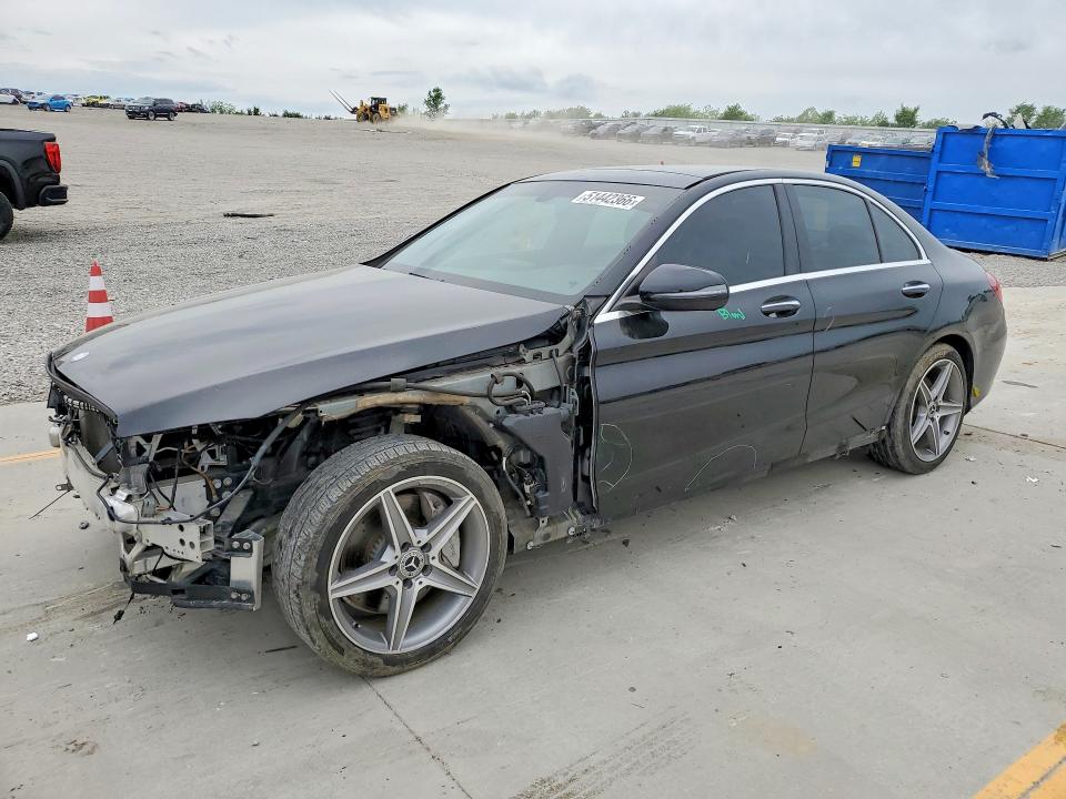 2016 MERCEDES-BENZ C300 — VIN 55SWF4KBXGU178538
