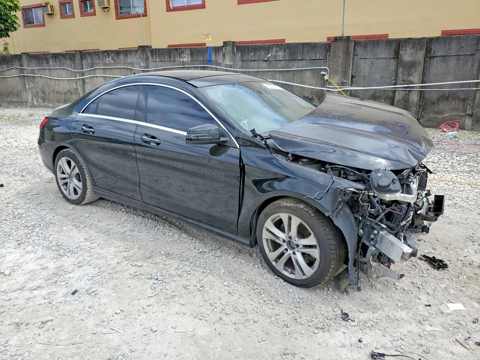 WDDSJ4EB3GN290017